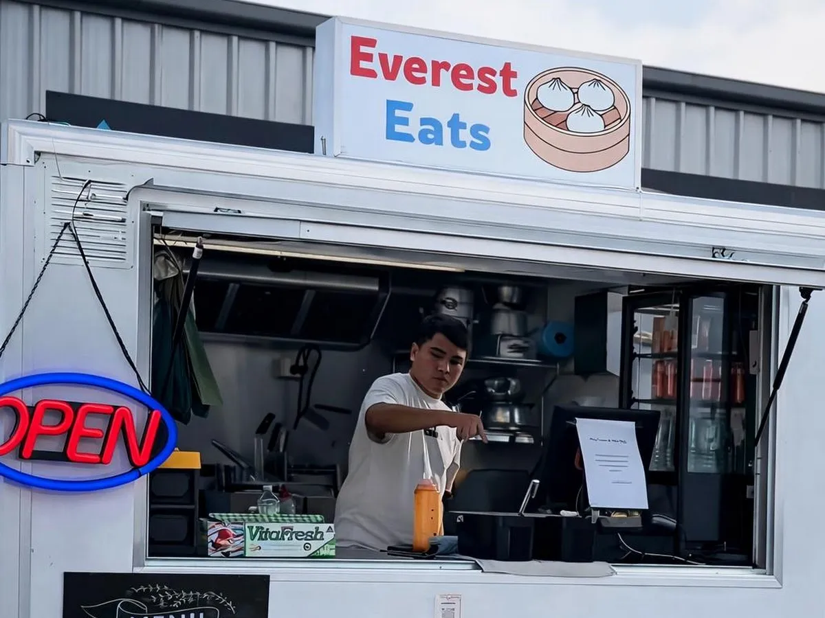 Everest Eats