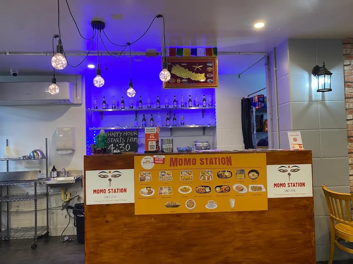 Momo Station